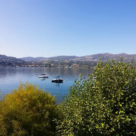 Le Ortensie Sul Lago